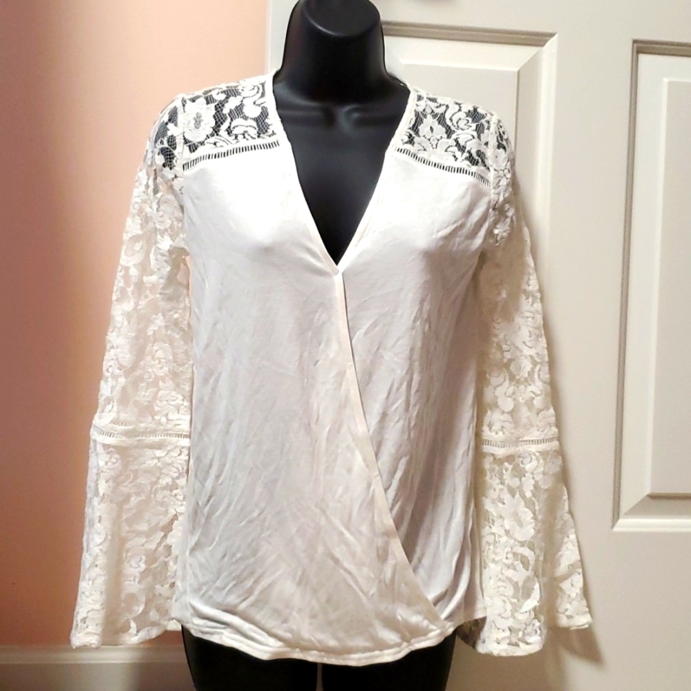 Venus Bell Sleeved Lace Top